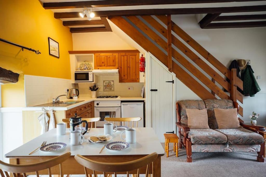 האברפורדווסט Barn Cottage - Family-Friendly Cottage With Heated Indoor Pool מראה חיצוני תמונה