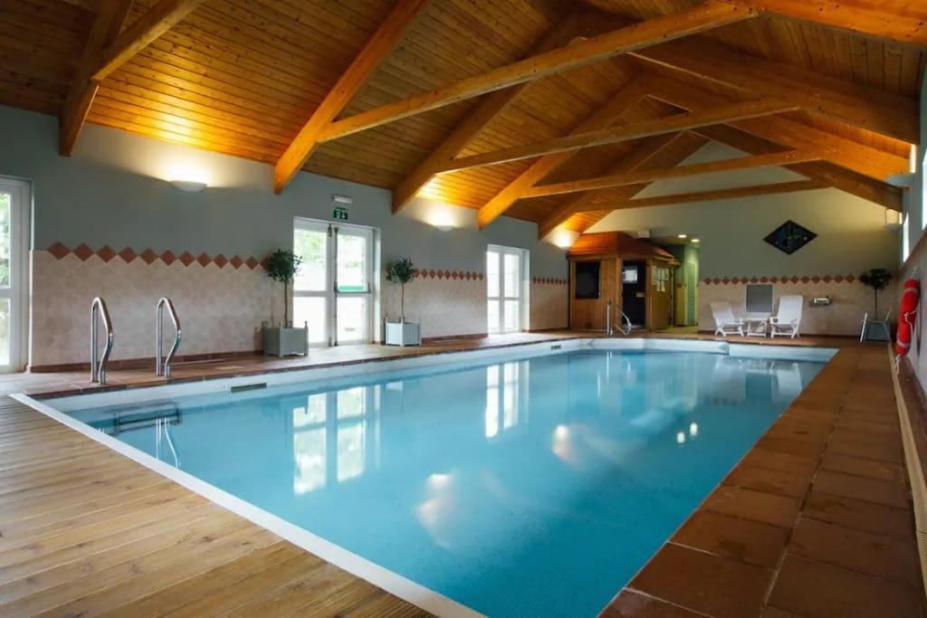 האברפורדווסט Barn Cottage - Family-Friendly Cottage With Heated Indoor Pool מראה חיצוני תמונה